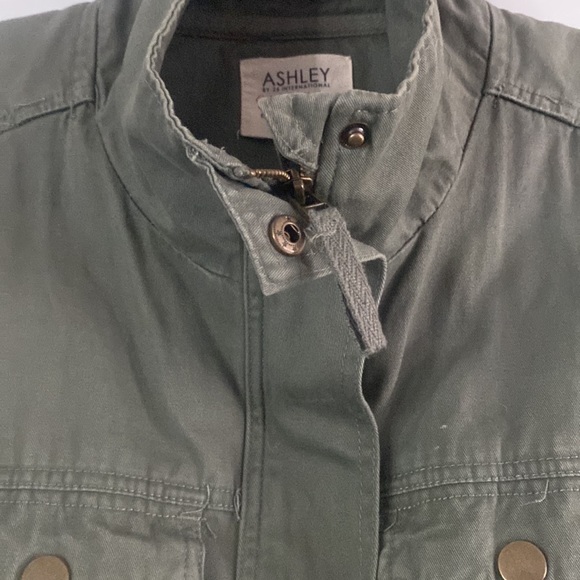 Utility Jacket - Picture 4 of 12